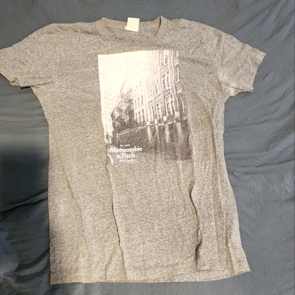 Abercrombie And Fitch T Shirt Urban Print On Front gray Size M Men